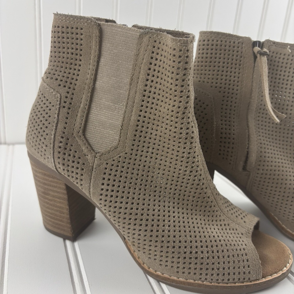 TOMS Majorca Peep Toe Booties SZ 5 Brown Suede Boho Block Heel Ankle Boot Sandal